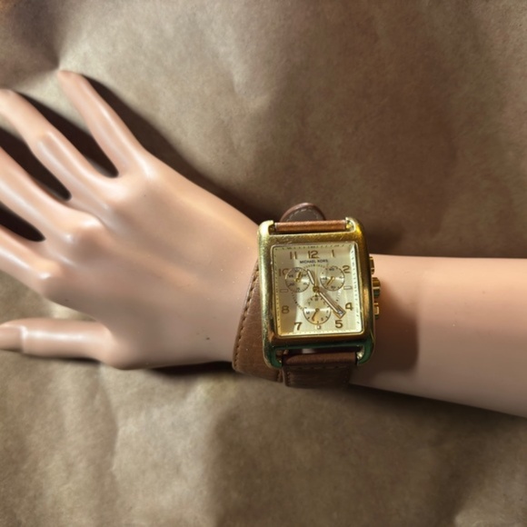 Michael Kors Women's Leather Wrap Watch - EUC - Authentic - Picture 2 of 6